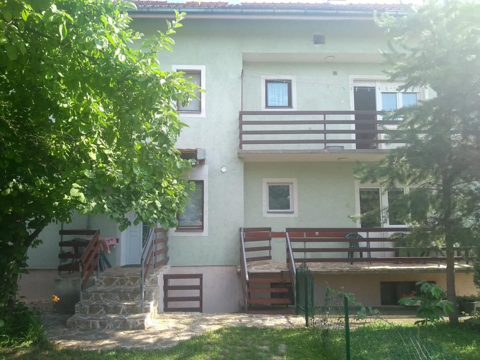 Guest House Ozon Bed and Breakfast in Serbia