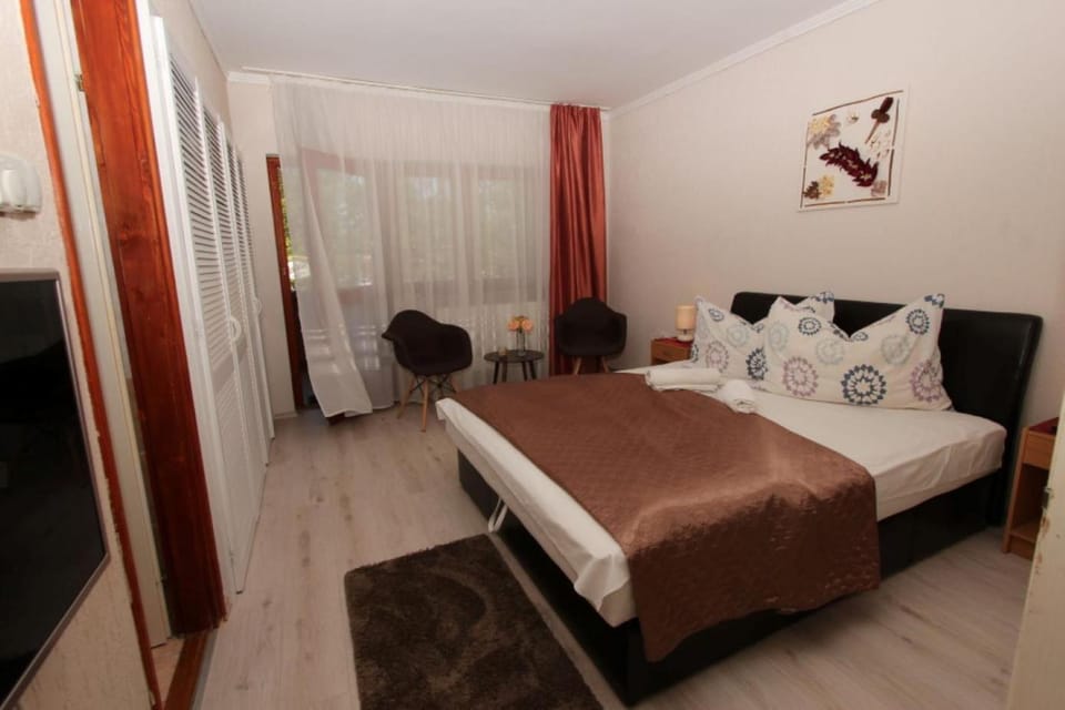 Ariel apartmanok Bed and Breakfast in Siófok