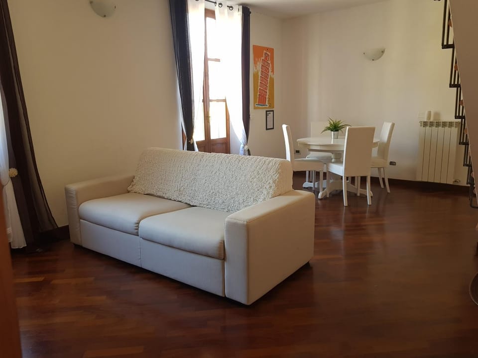 In Piazzetta Apartment in Pisa