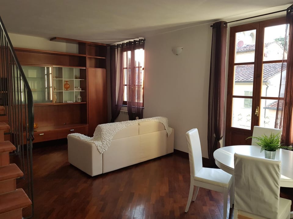 Living room, Photo of the whole room