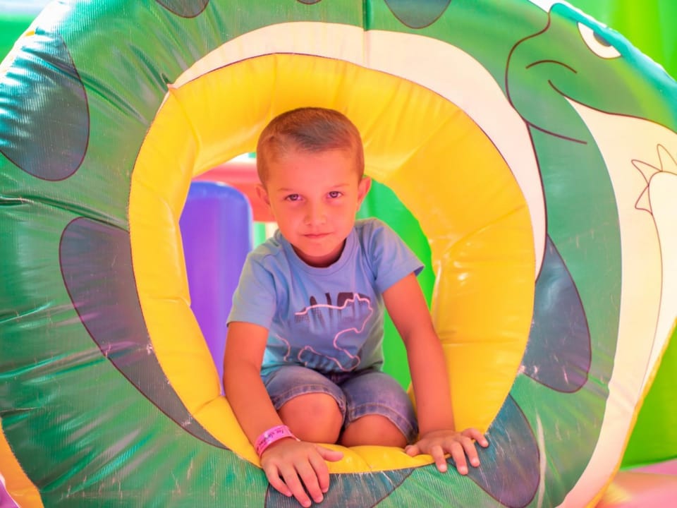 Camping Les Garennes Campground/ 
RV Resort in Hauts-de-France