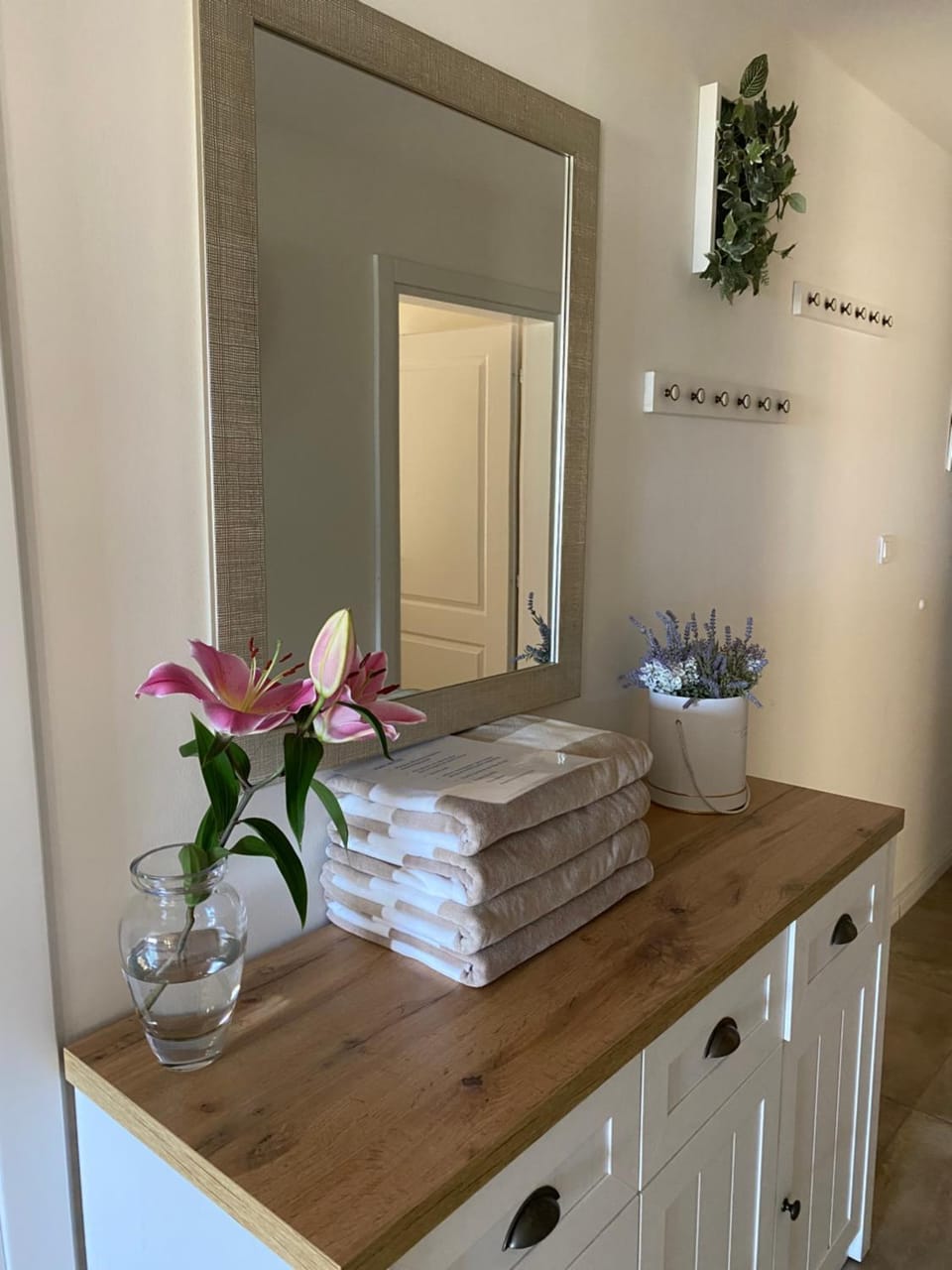 towels, wardrobe