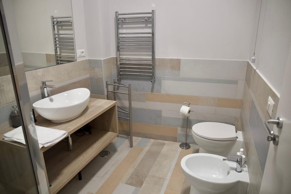 Toilet, Bathroom