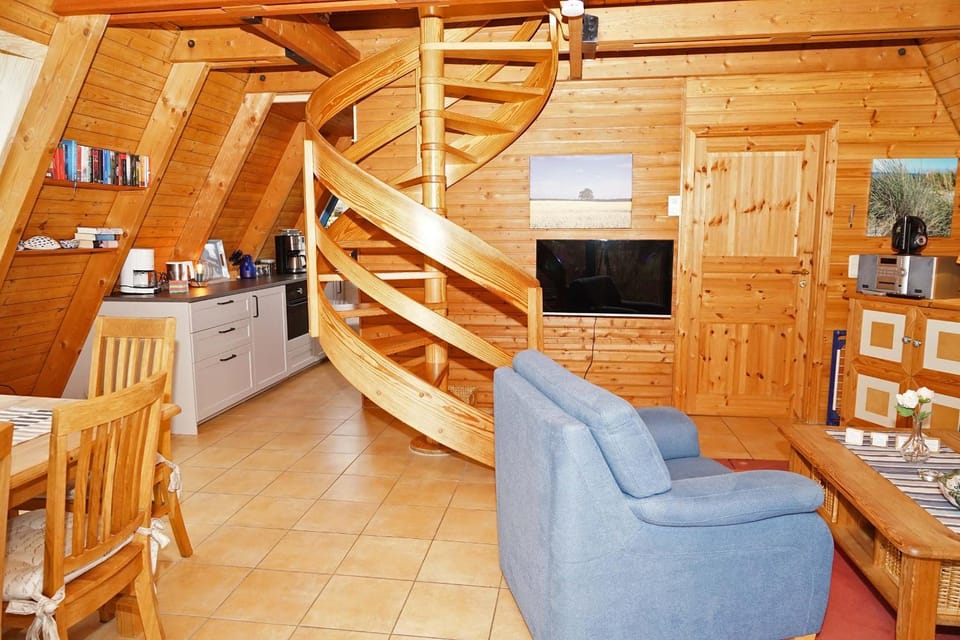 Zeltdachhaus mit WLAN und grosser Terrasse House in Damp