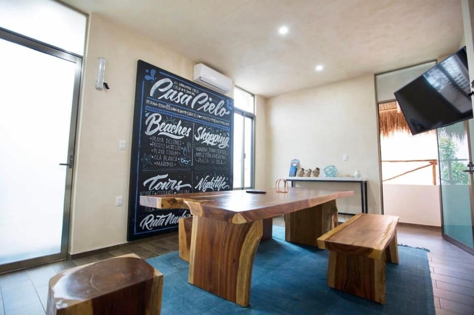 Communal lounge/ TV room, Living room, Seating area, Dining area, Internal: Not applicable to any particular room