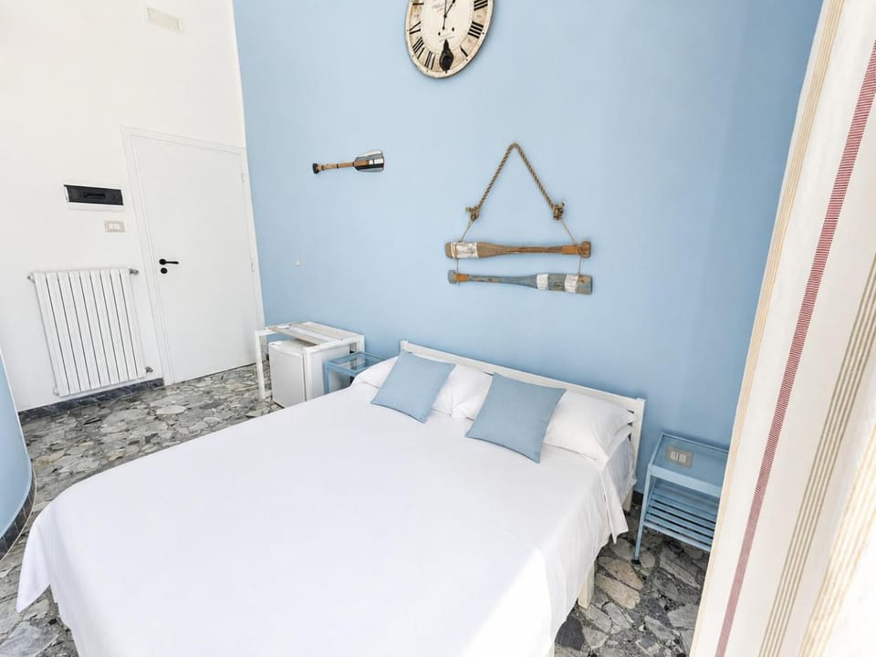 Maridea - Camere con vista al Porto Bed and Breakfast in Ponza