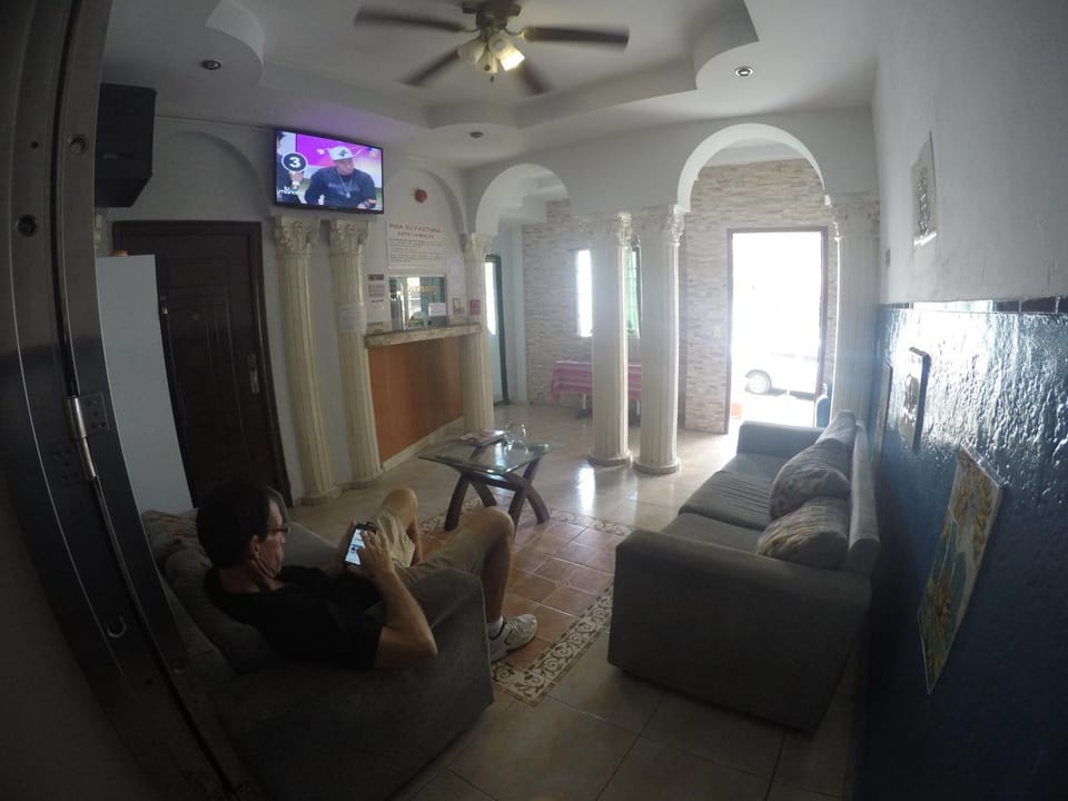 Communal lounge/ TV room