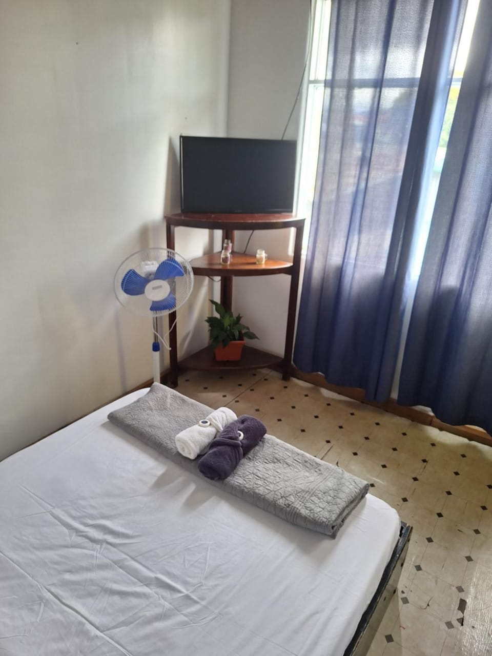 Photo of the whole room, Bedroom, towels
