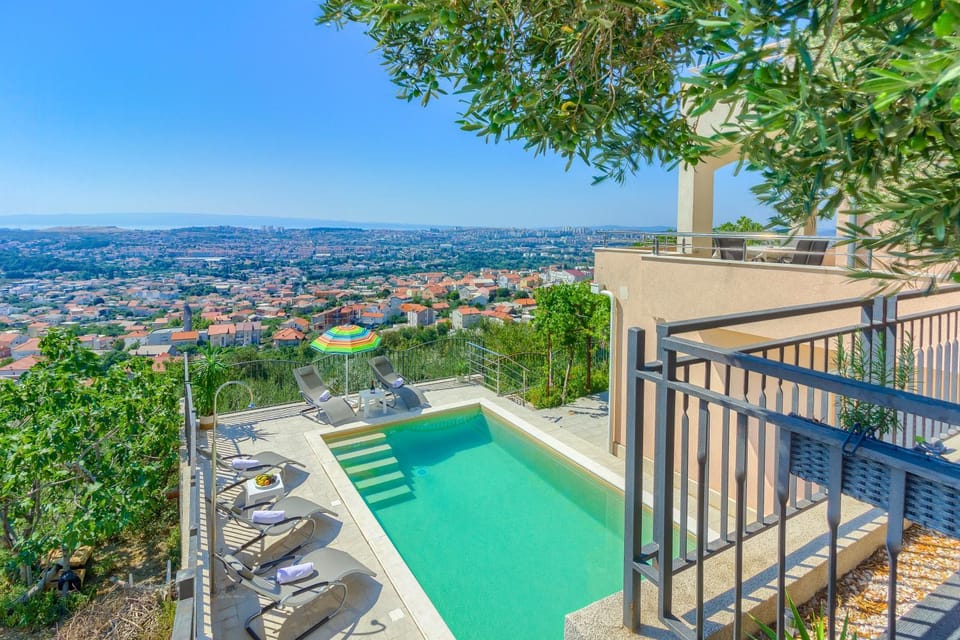 Property building, Nearby landmark, Spring, Day, Natural landscape, Bird's eye view, View (from property/room), Balcony/Terrace, City view, Mountain view, Pool view, Swimming pool