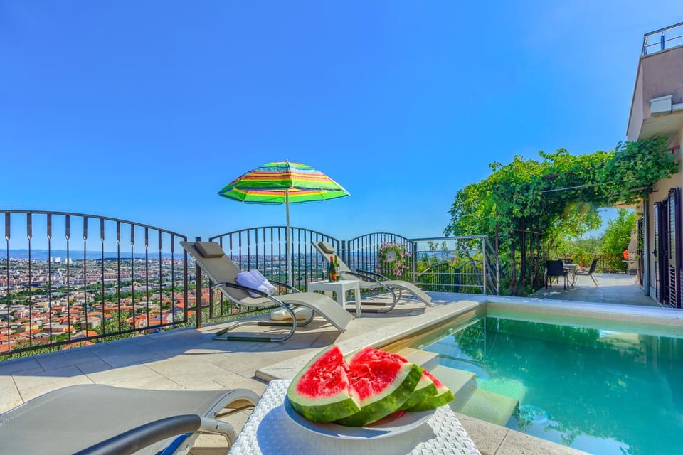 Property building, Patio, Day, View (from property/room), Balcony/Terrace, Food and drinks, Food, Pool view, Swimming pool, sunbed
