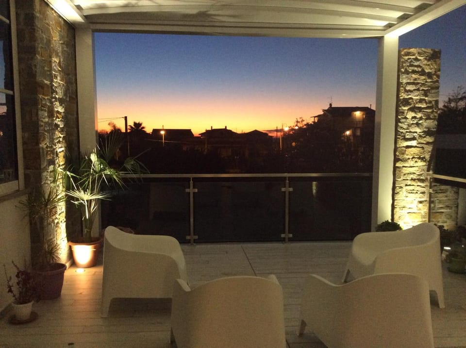 Balcony/Terrace, Sunset, Internal: Not applicable to any particular room