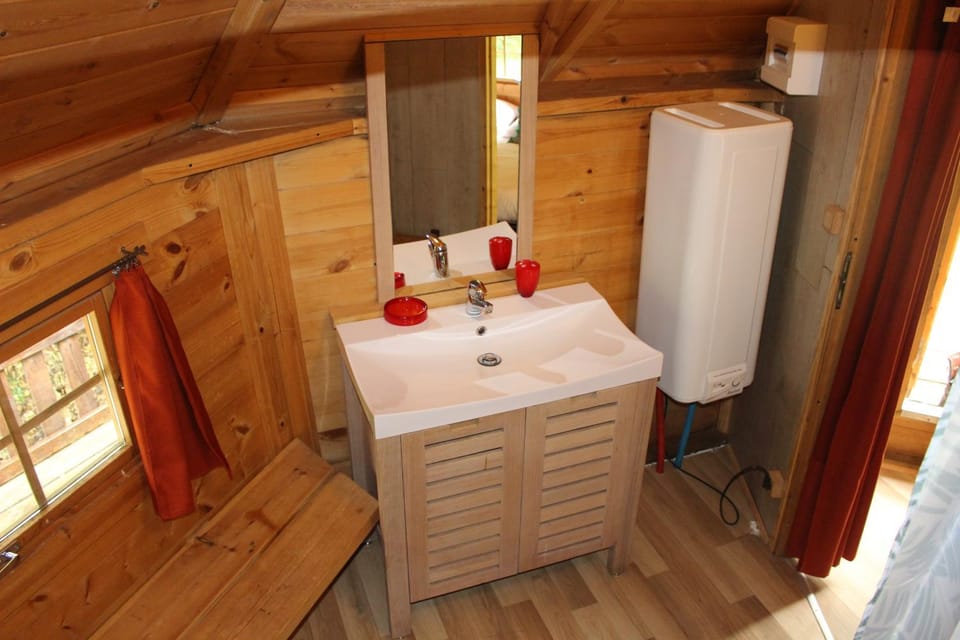 Property building, Bathroom