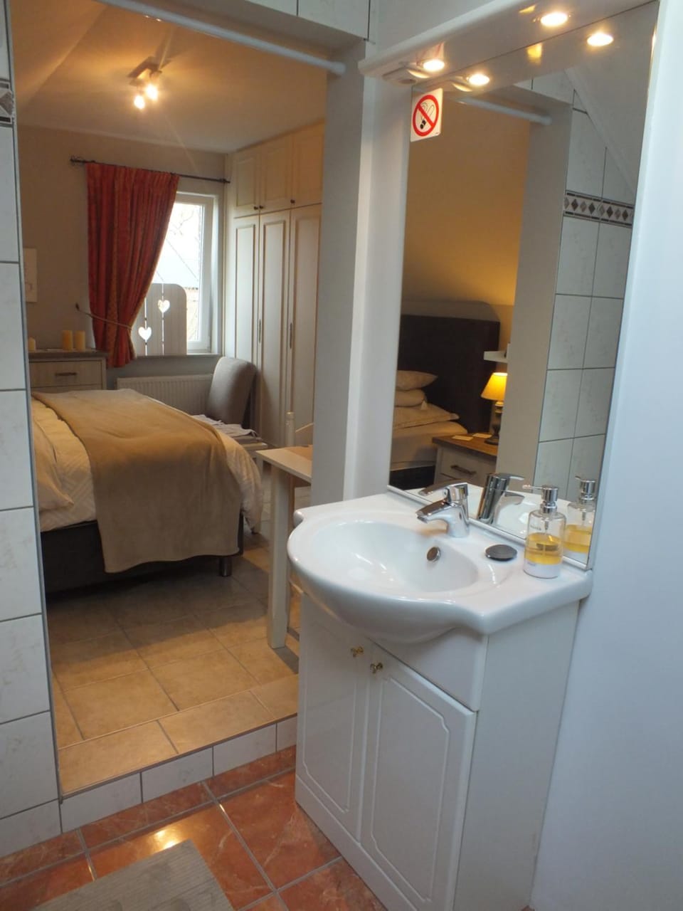 Bathroom, Photo of the whole room, Bedroom