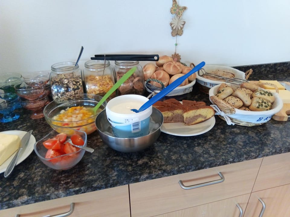 Breakfast, Buffet breakfast