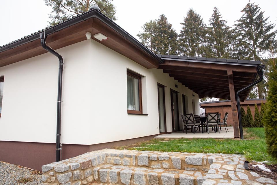 Property building, Facade/entrance, Seating area