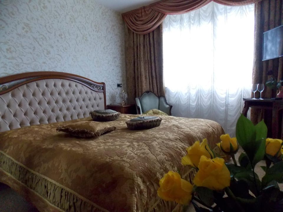 Bed, Photo of the whole room