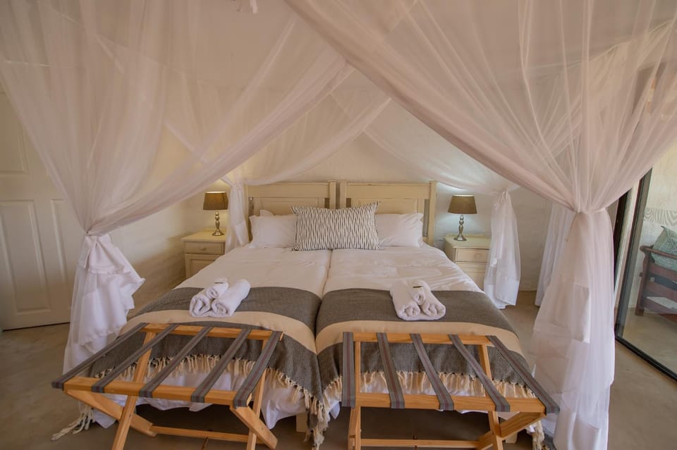 Bed, Decorative detail, Bedroom
