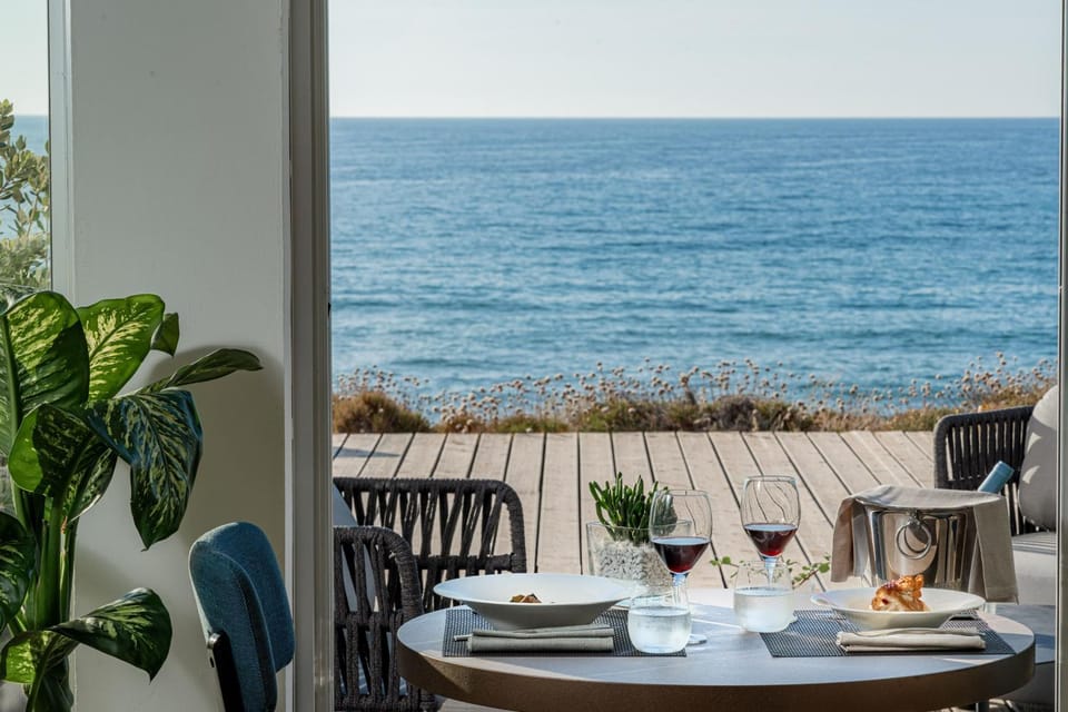 Restaurant/places to eat, View (from property/room), Balcony/Terrace, Food and drinks, Dining area, Sea view, Drinks