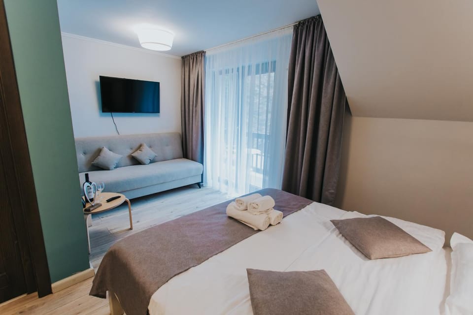 Restaurant/places to eat, Photo of the whole room, Bedroom, Breakfast