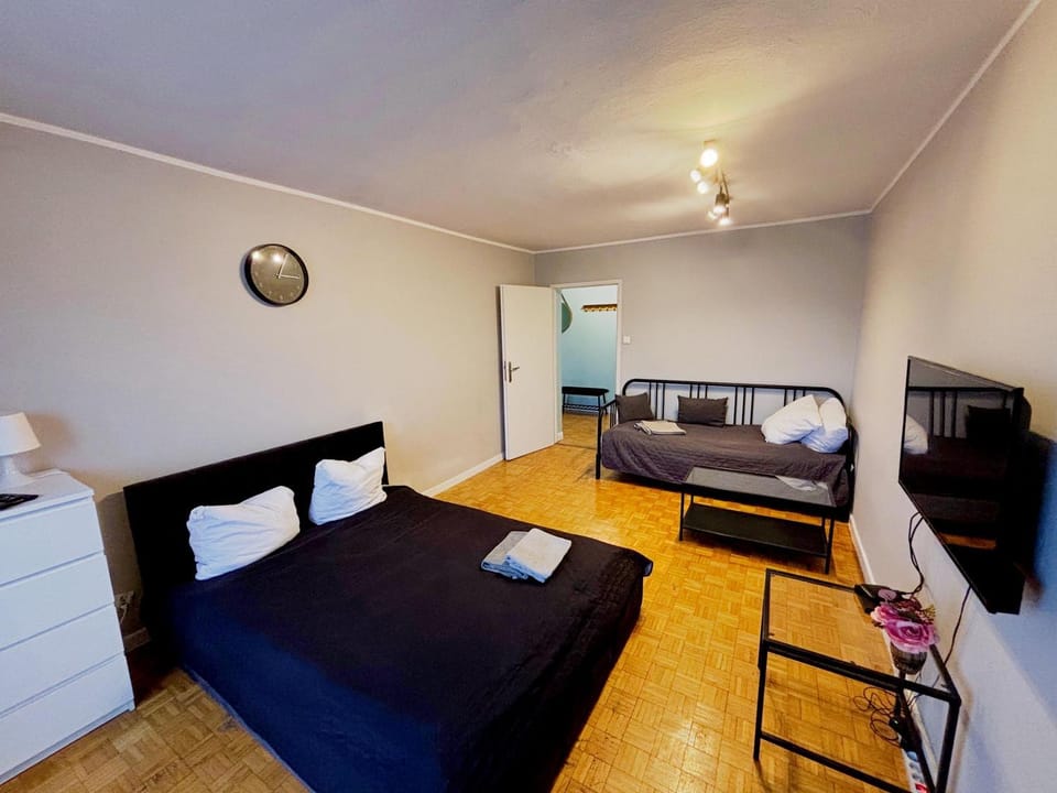 TV and multimedia, Living room, Bedroom