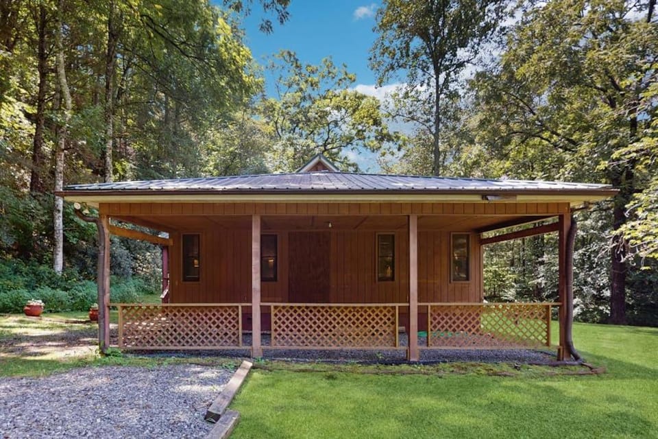 Creekside Retreat House in Georgia