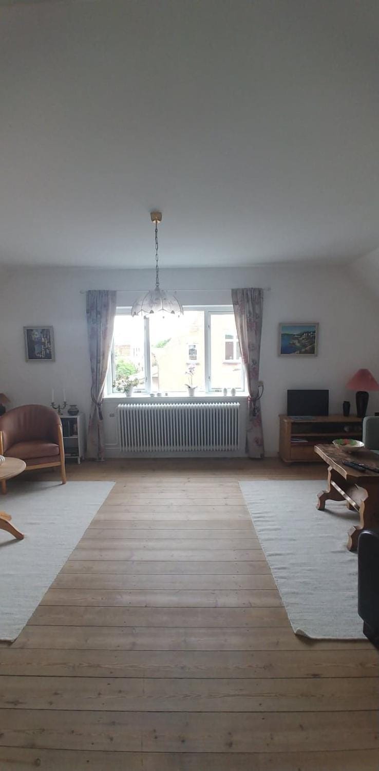 TV and multimedia, Seating area