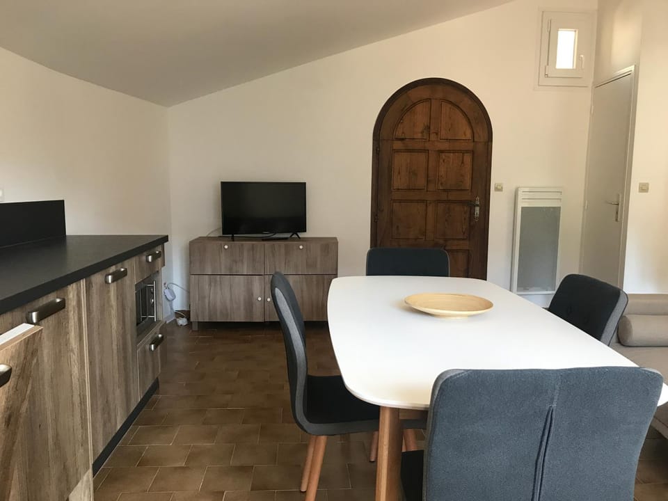 TV and multimedia, Seating area