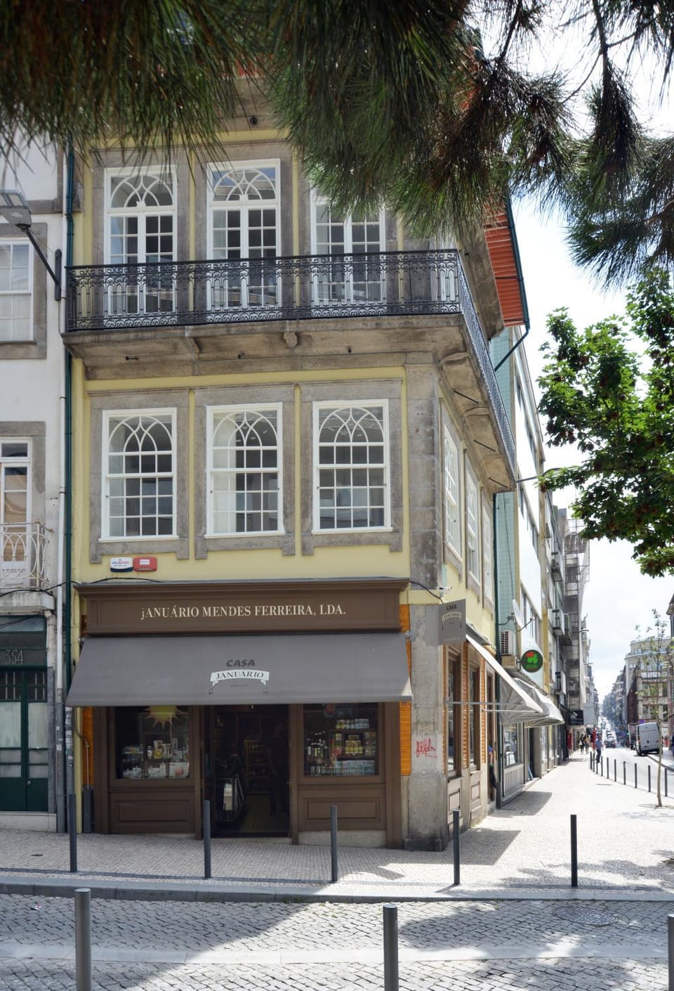 Facade/entrance
