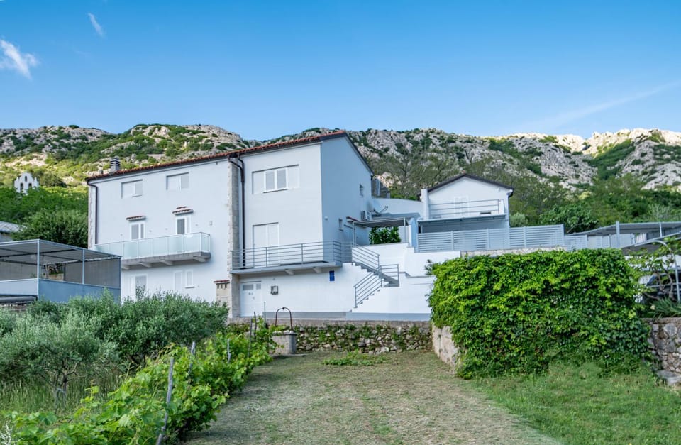 Property building, Natural landscape, Mountain view