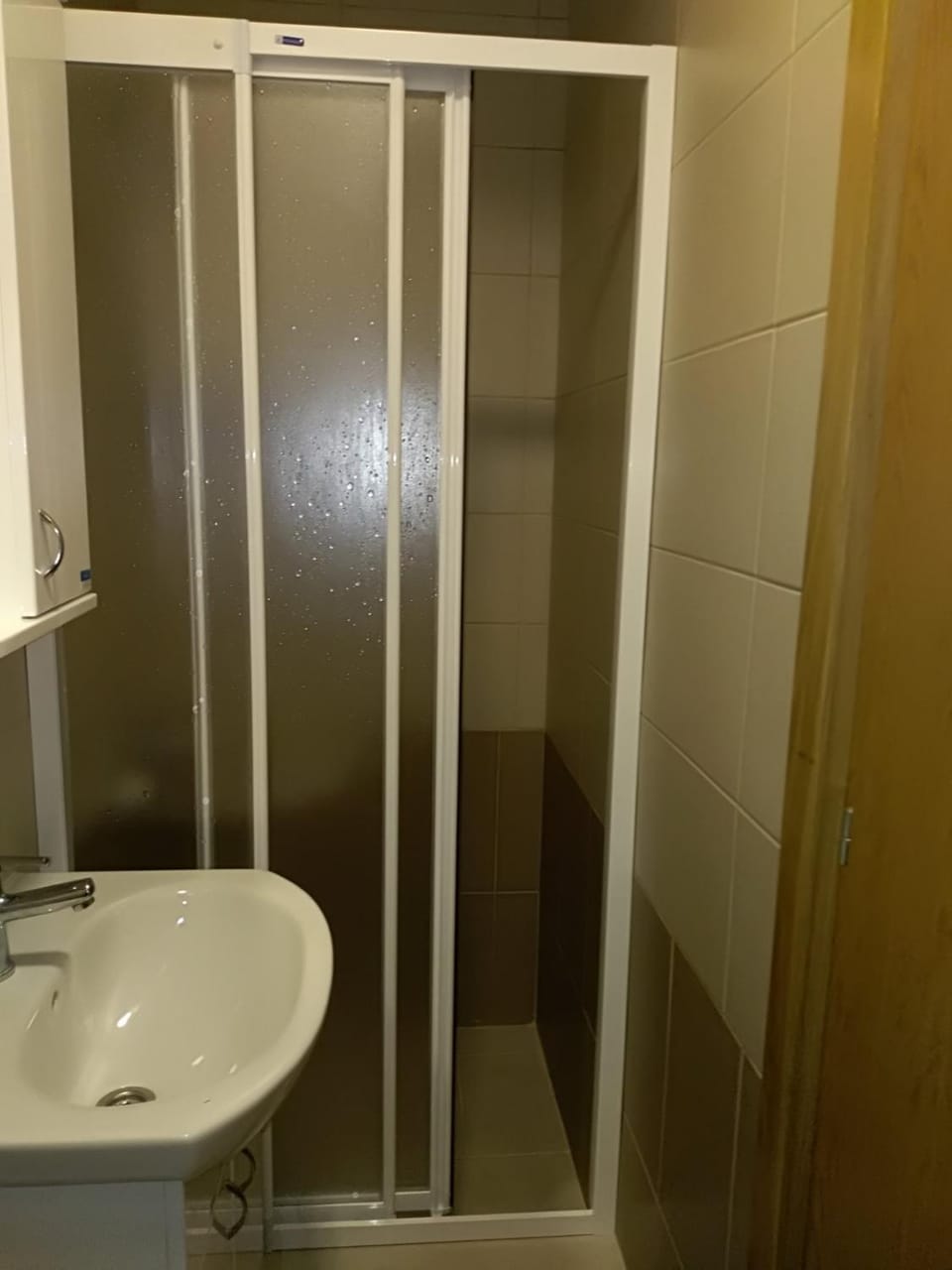 Shower, Toilet, Bathroom, Area and facilities