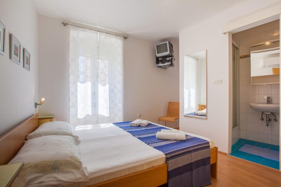 Sobe Ferlora Bed and Breakfast in Cres