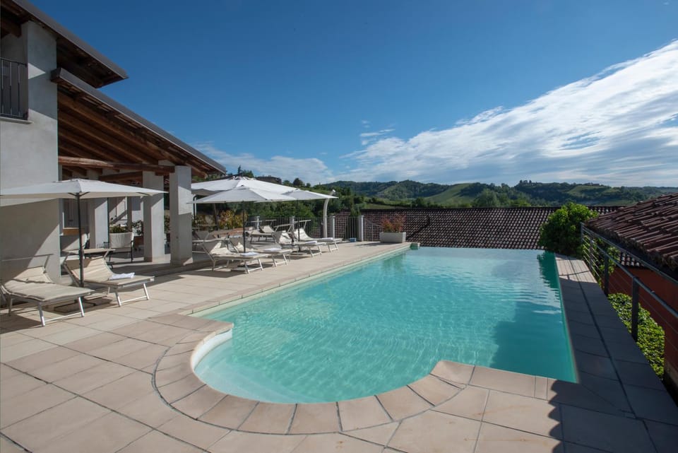 Swimming pool, Swimming pool