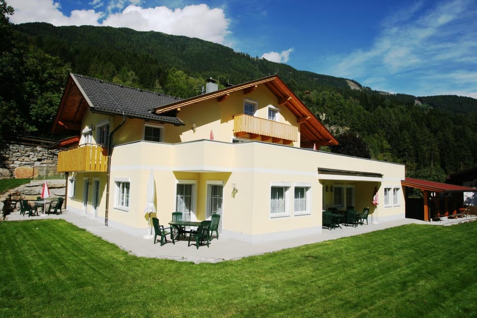 Facade/entrance, Garden