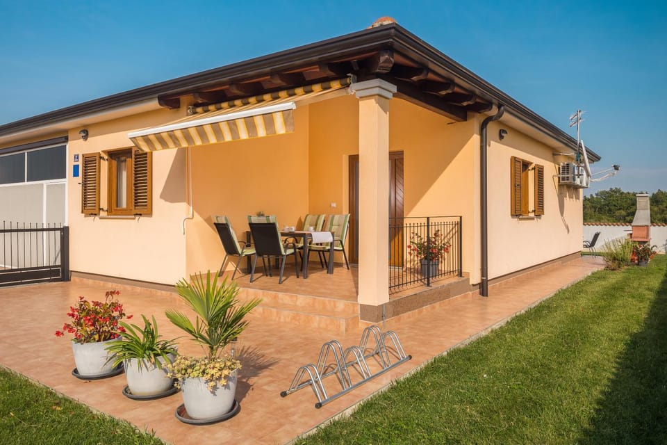 Patio, Facade/entrance, Garden