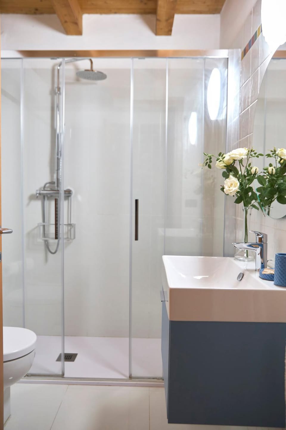 Shower, Bathroom, bidet, towels