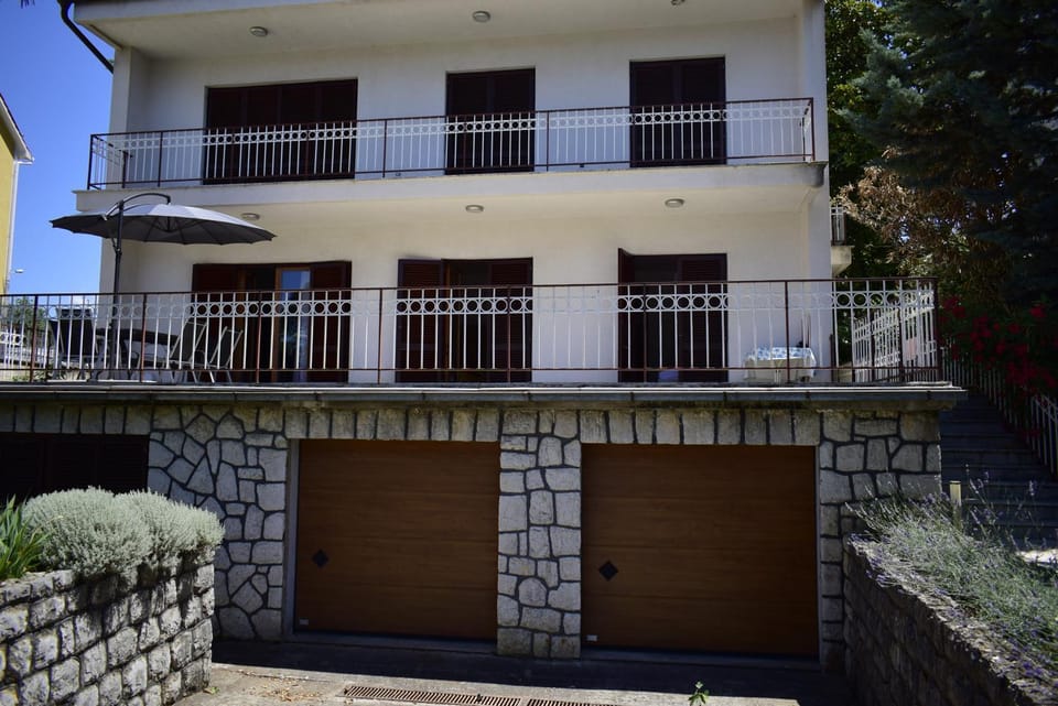 Property building, On site