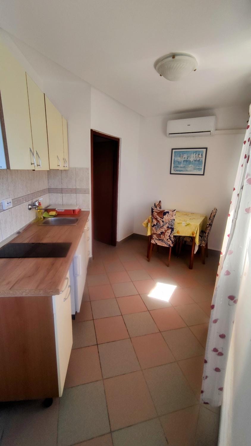 Apartments Tina Apartment in Lopar