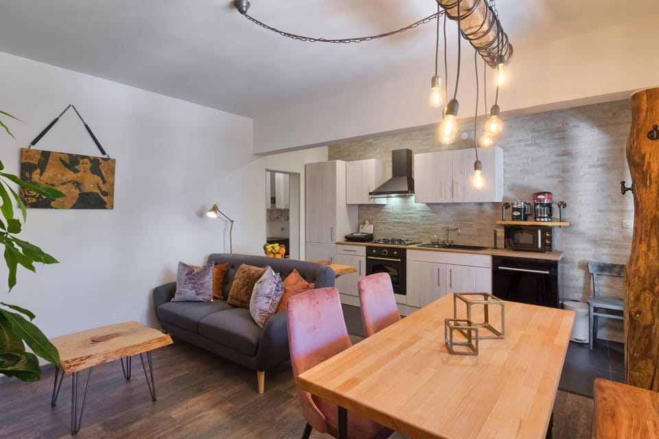Living room, Seating area, Dining area