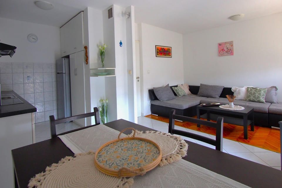 Kitchen or kitchenette, Living room, Dining area
