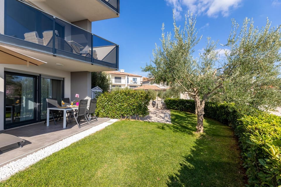 Property building, Patio, Spring, Day, Garden, View (from property/room), Balcony/Terrace