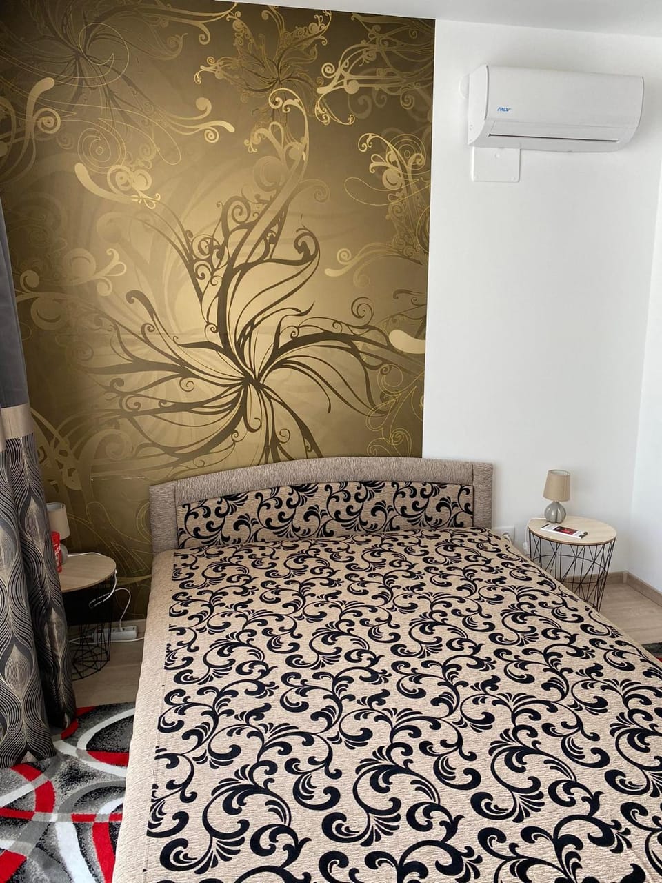 Bed, air conditioner