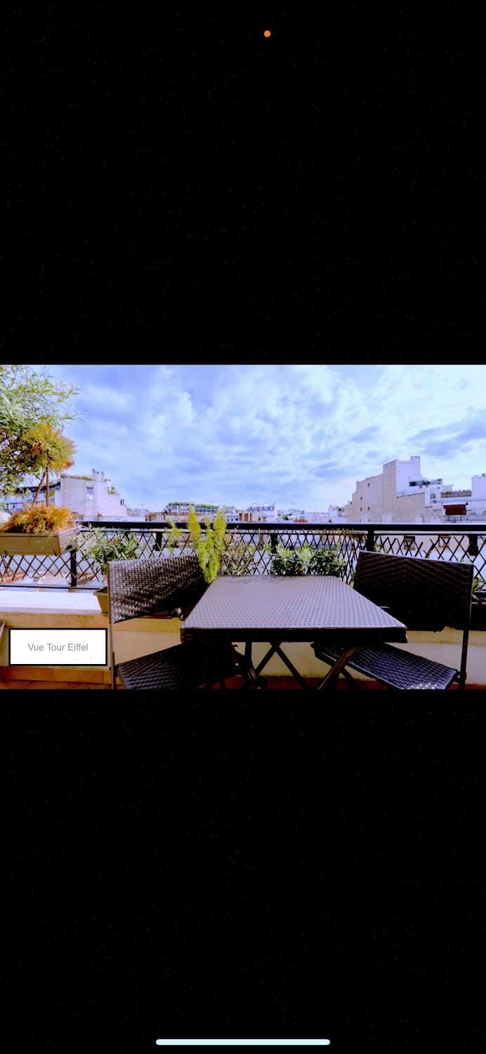 Appart Terrasse Vue Tour Eiffel Apartment in Paris