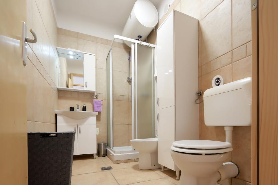 Shower, Toilet, Bathroom