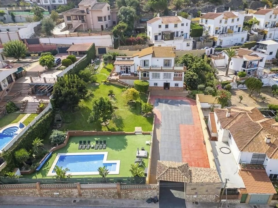 Bird's eye view, Swimming pool