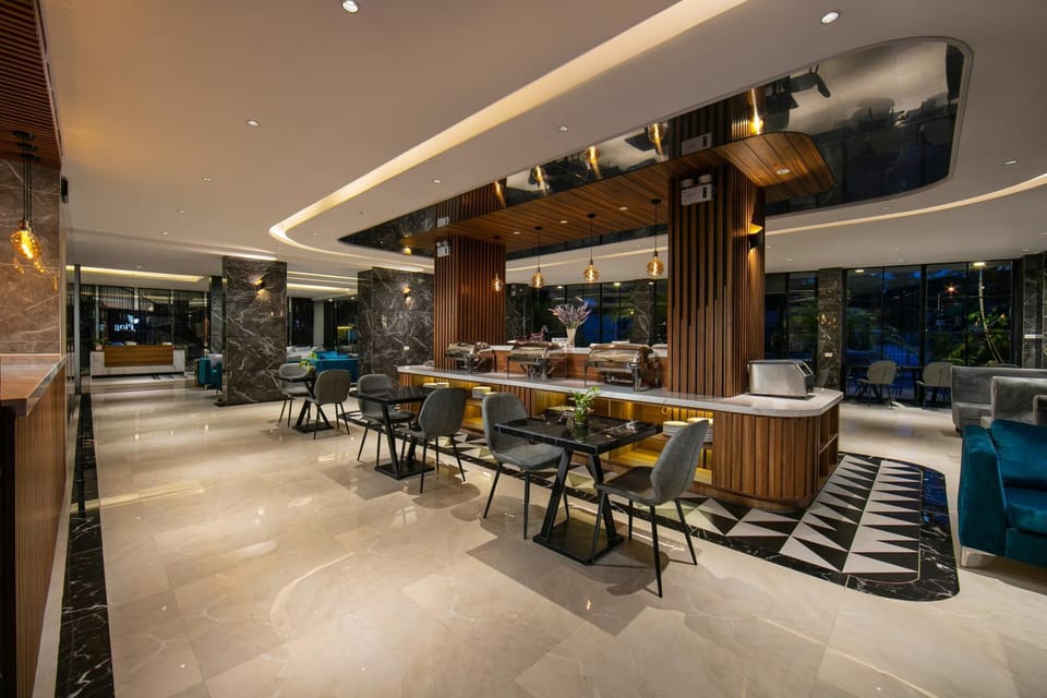 Restaurant/places to eat, Dining area