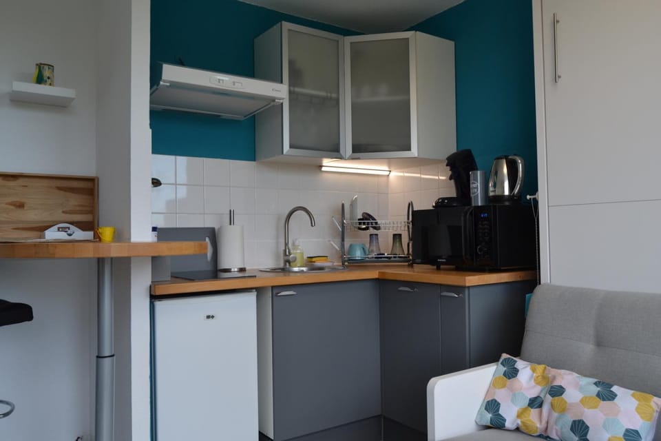 Coffee/tea facilities, Kitchen or kitchenette