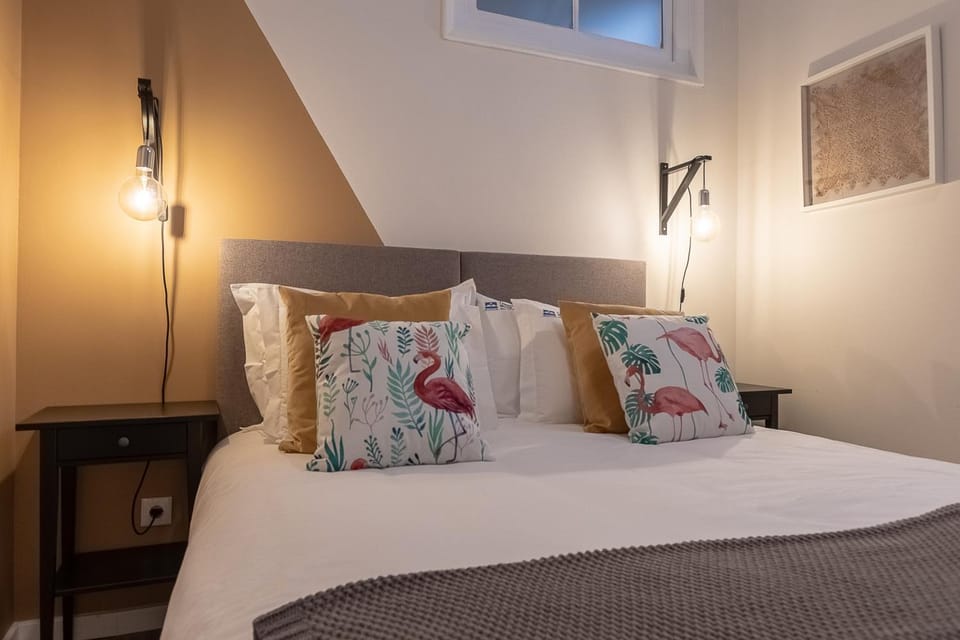 Bed, Bedroom