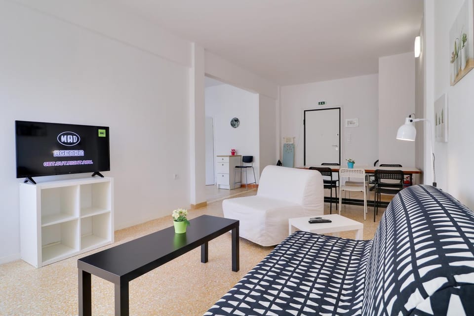 Living room, Photo of the whole room, Dining area