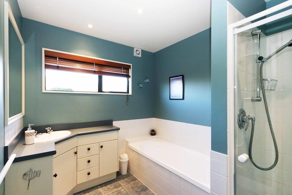 Bathroom, Bath