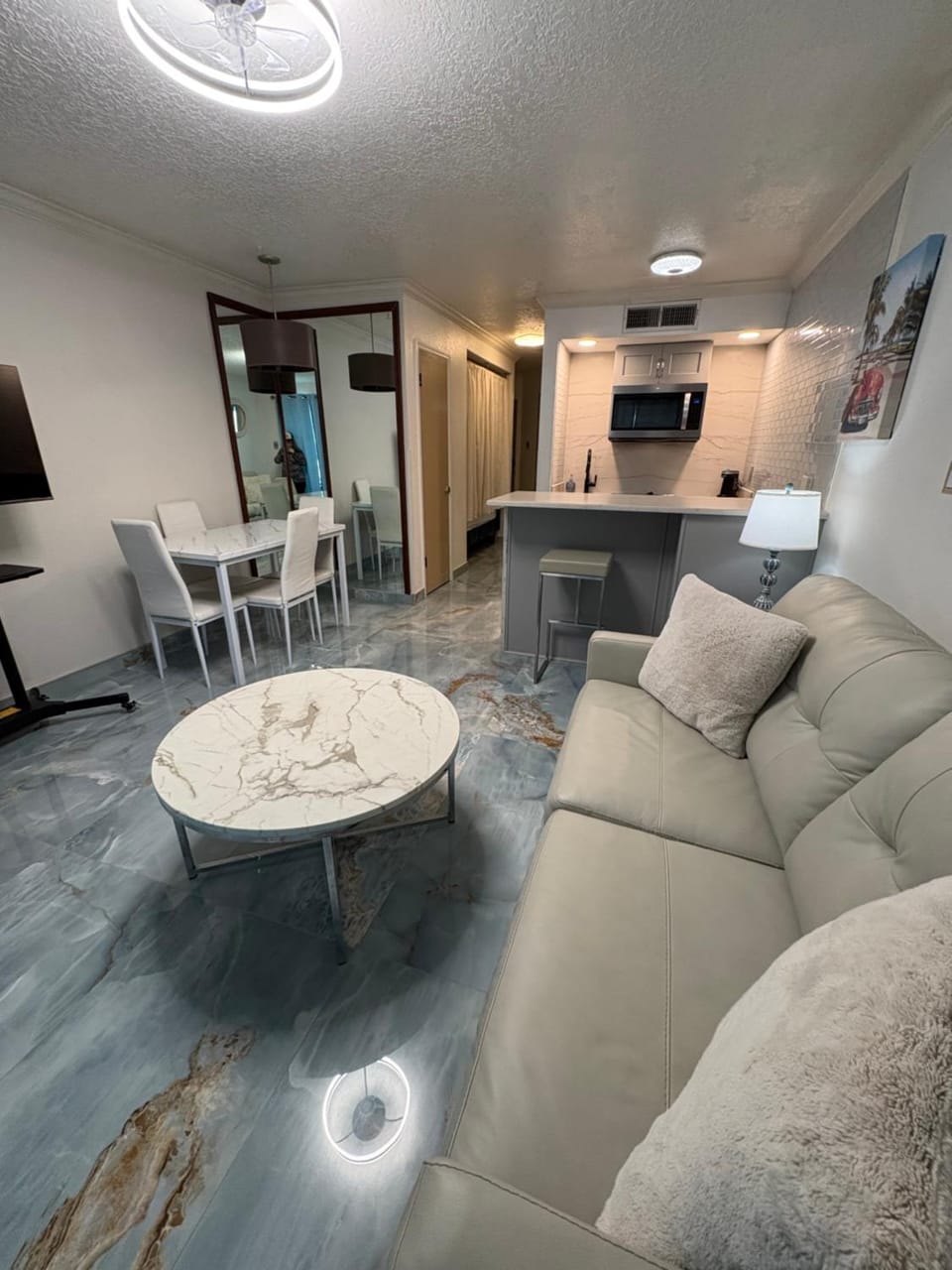 TV and multimedia, Kitchen or kitchenette, Living room, Seating area, Dining area, minibar